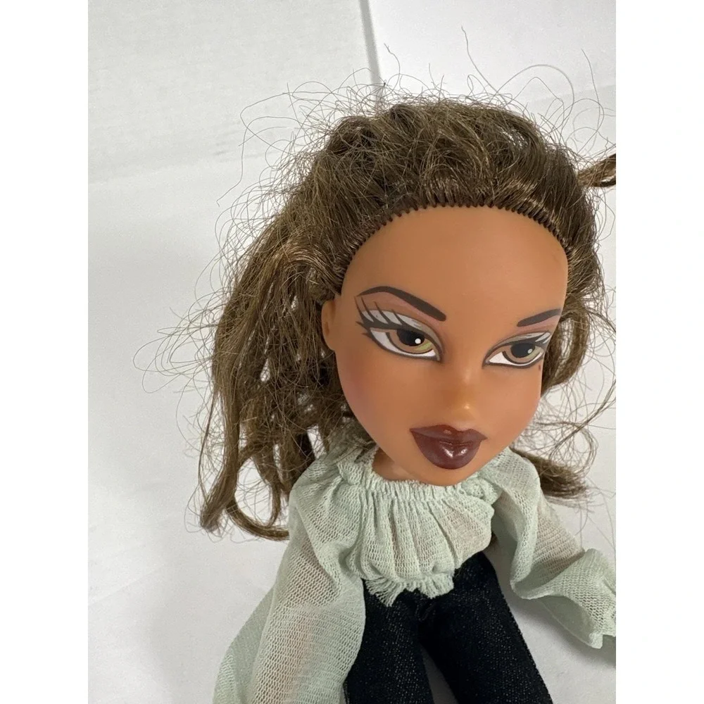 Bratz Doll Yasmin 2001 MGA Brown Hair Y2K Fashion Doll w/ Outfit TLC